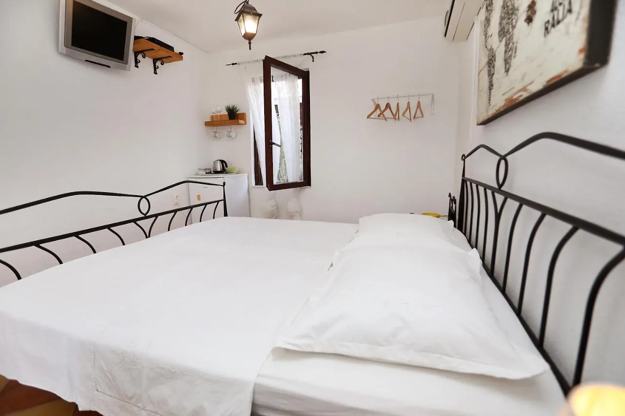 Guesthouse Kate Trogir Guest house